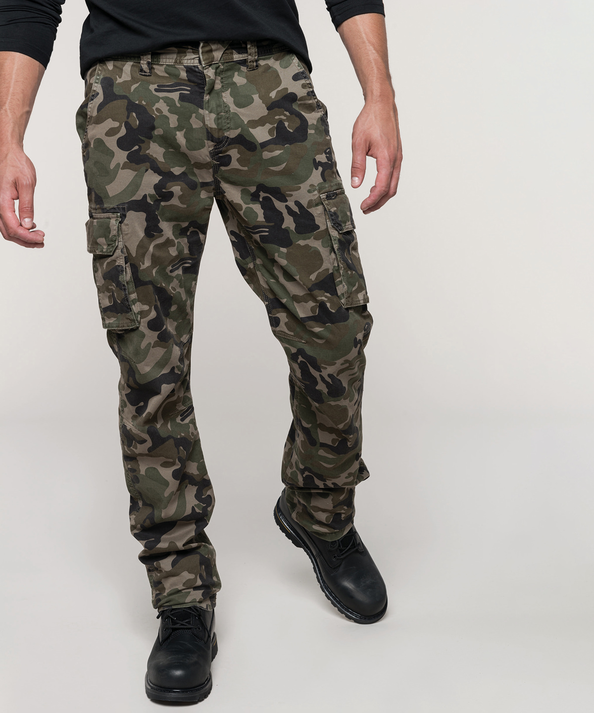 Men's multipocket trousers