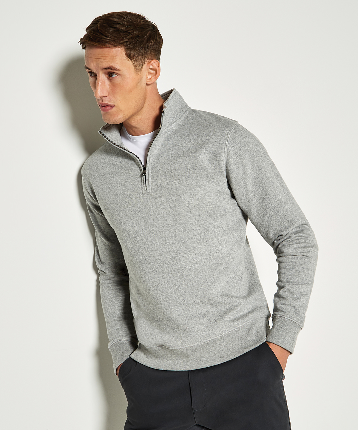 Regular fit ¬-zip sweatshirt