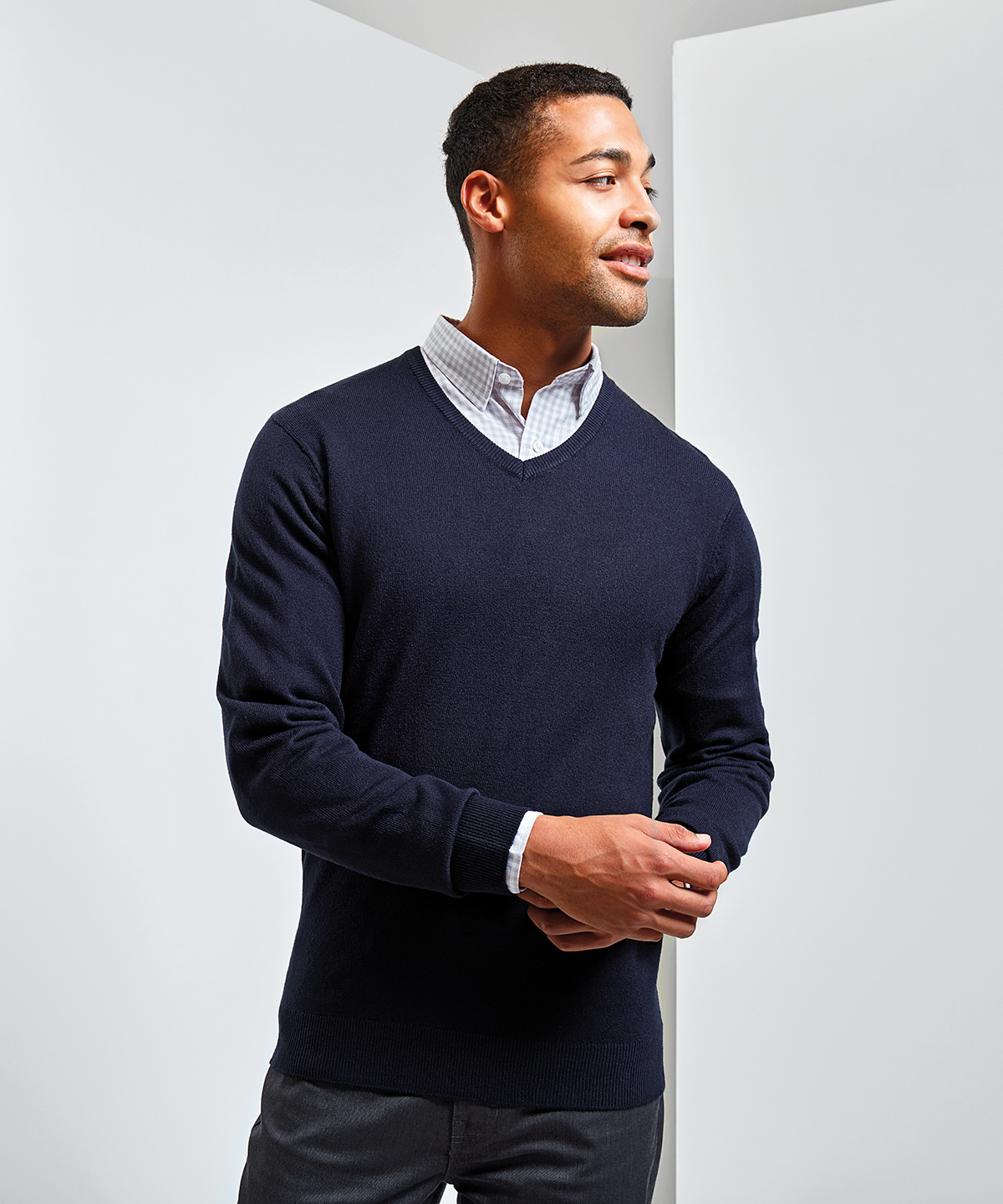 Essential' acrylic v-neck sweater